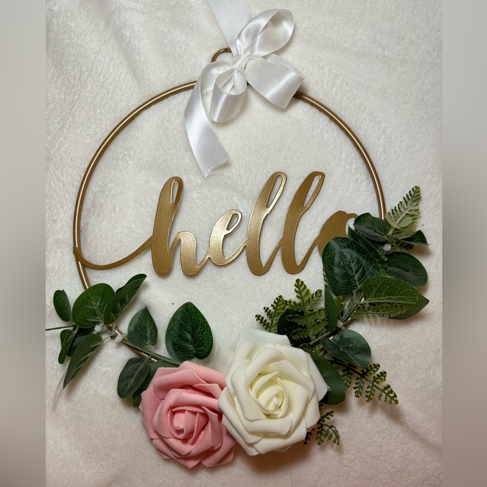 Gold Ring Rose Hello Wreath Wall Hanging Decor approx 9” x 12”
